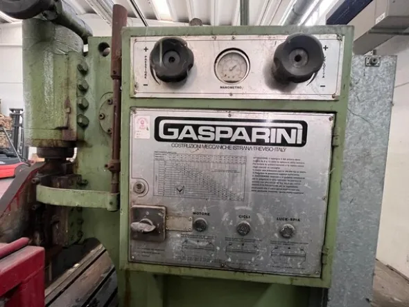 10#8297 Pressopiegatrice Montorfano + Gasparini