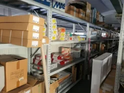 12#6433 Prodotti finiti per serramenti e serrature