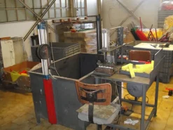 Produzione Tergivetro Plastica con gomma e spugna