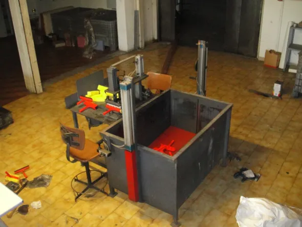 Produzione Tergivetro Plastica con gomma e spugna