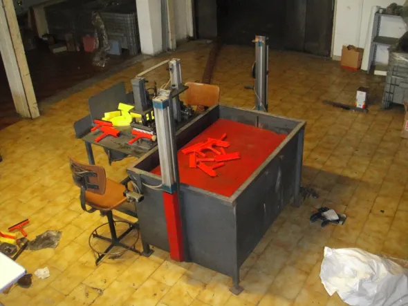 Produzione Tergivetro Plastica con gomma e spugna