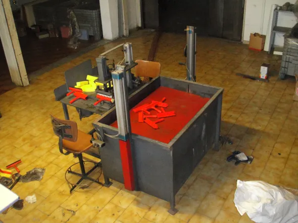 Produzione Tergivetro Plastica con gomma e spugna