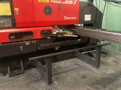 PUNZONATRICE AMADA PEGA 357