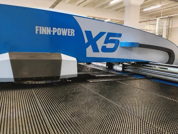 Punzonatrice a torretta FINN-POWER X5