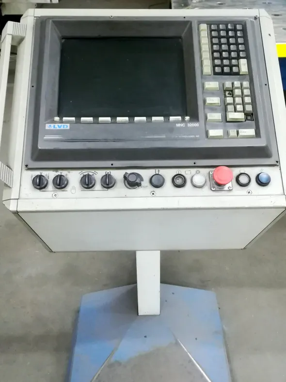 Punzonatrice a torretta LVD EHT DELTA 1250 RS TK