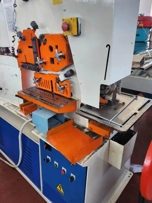 Punzonatrice lamiera multifunzione VEM Mod IW 60 s