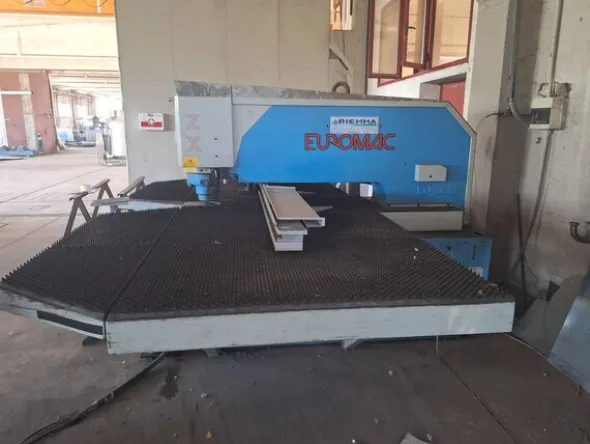 15#8413 Punzonatrice 1000x40 Ton. Mutitool