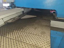 15#8413 Punzonatrice 1000x40 Ton. Mutitool