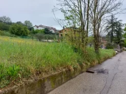 #12890 QUOTA ½ di terreno edificabile residenziale