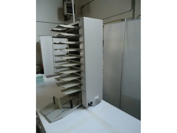 Raccoglitrice Uchida a 10 stazioni