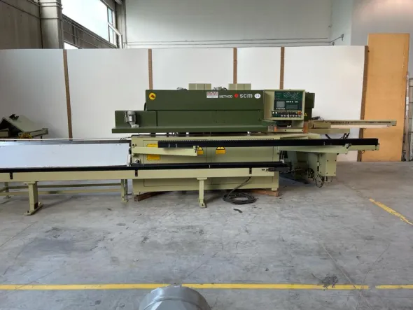 RE749 - 989 Centro di lavoro Method D