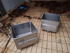 15#9389 Recipienti in acciaio per carne