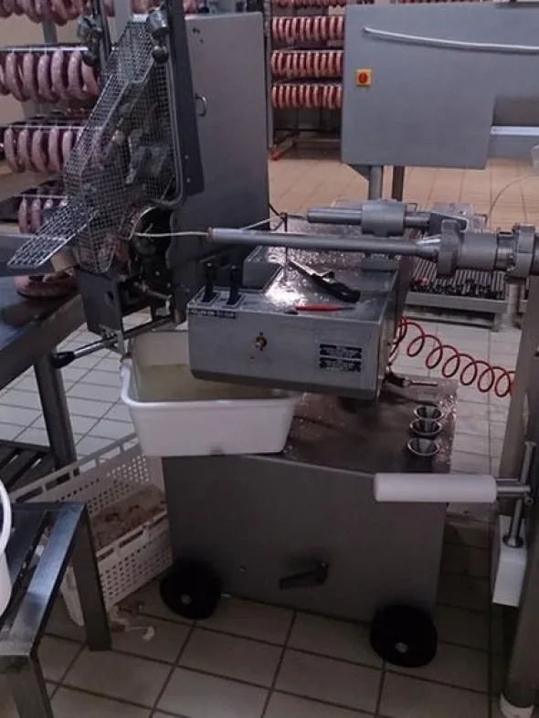 5#3161 Reggiatrice Jia-In-Industry e clippatrice Poly Clip System