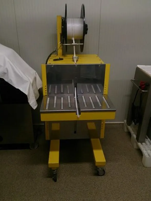 5#3161 Reggiatrice Jia-In-Industry e clippatrice Poly Clip System