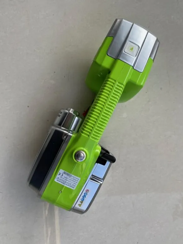 53#4978 Reggiatrice manuale a batteria Freutek