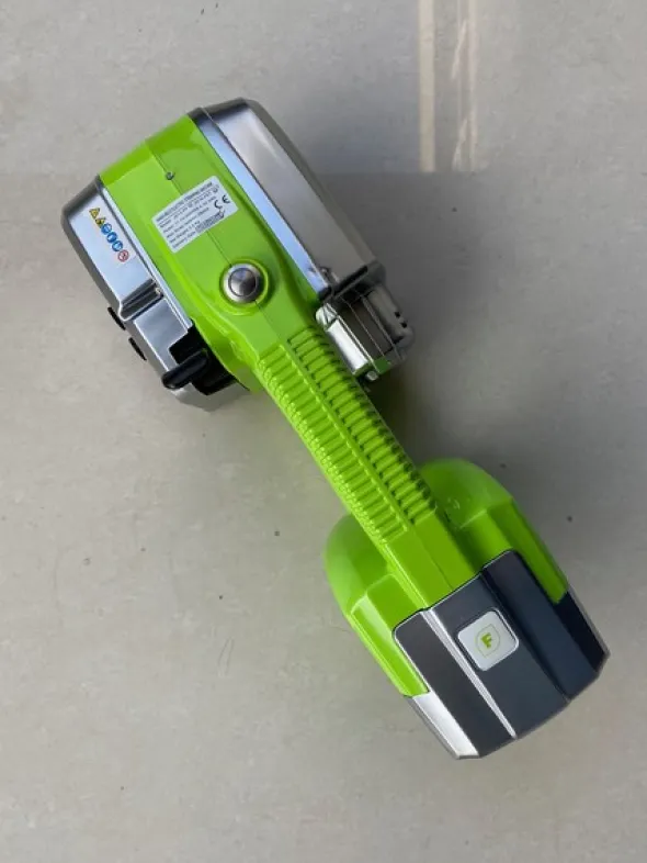 47#4978 Reggiatrice manuale a batteria Freutek