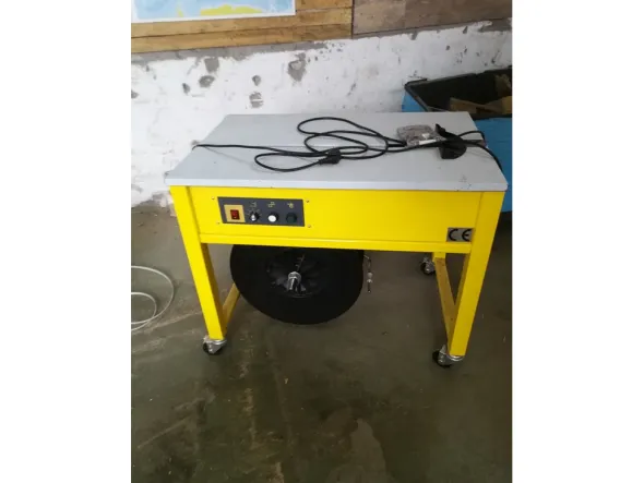 Reggiatrice semiautomatica