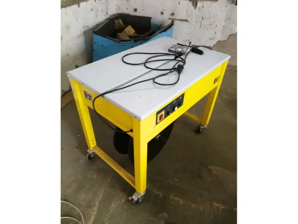 Reggiatrice semiautomatica