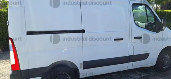 3#9332 Renault Master