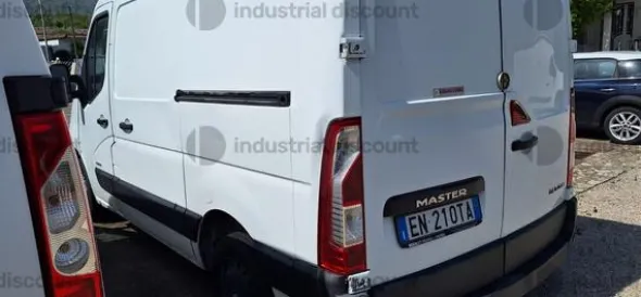 3#9332 Renault Master