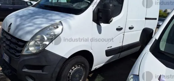 3#9332 Renault Master