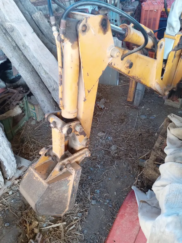 Retro escavatore per trattore