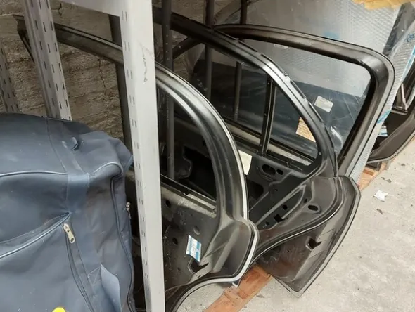 3#6270 Ricambi e accessori per autofficina