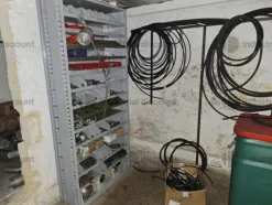 9#8861 Ricambi e attrezzature officina