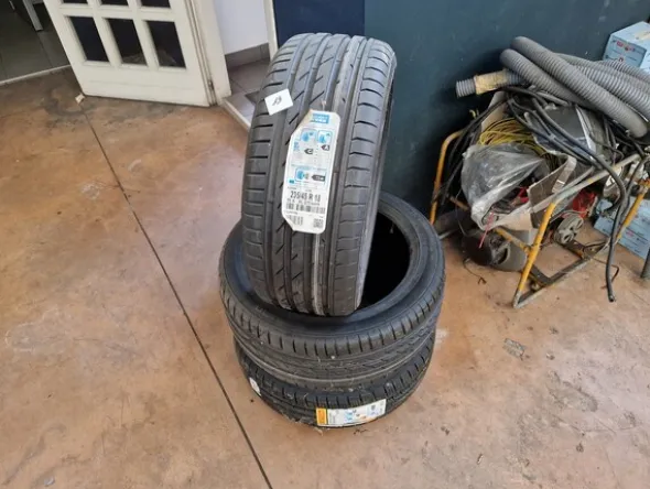 3#6900 Ricambie attrezzature per auto e ufficio