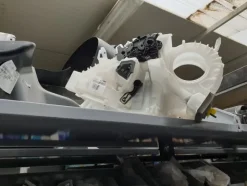 24#6268 Ricambi per auto e scaffalature