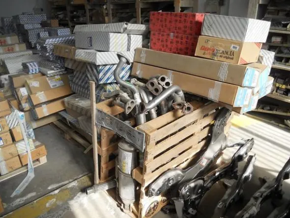 2#3820 Ricambi per autovettura per Fiat e MG rover