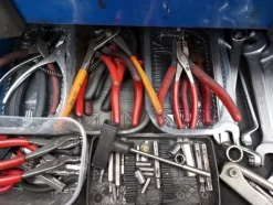 1#8013 Ricambi Volvo e attrezzature da officina