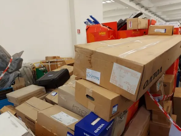 1#8013 Ricambi Volvo e attrezzature da officina