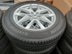 1#8013 Ricambi Volvo e attrezzature da officina