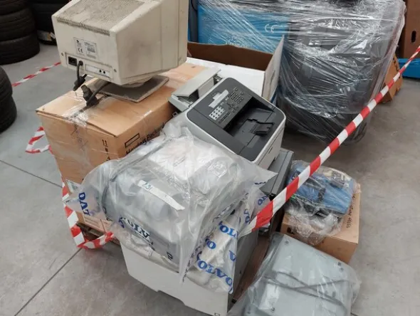 1#8013 Ricambi Volvo e attrezzature da officina