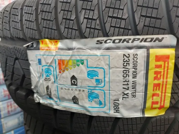 1#8013 Ricambi Volvo e attrezzature da officina