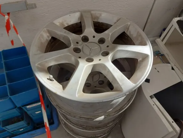 1#8013 Ricambi Volvo e attrezzature da officina