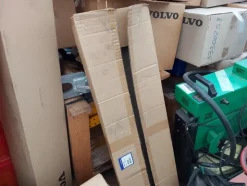 1#8013 Ricambi Volvo e attrezzature da officina