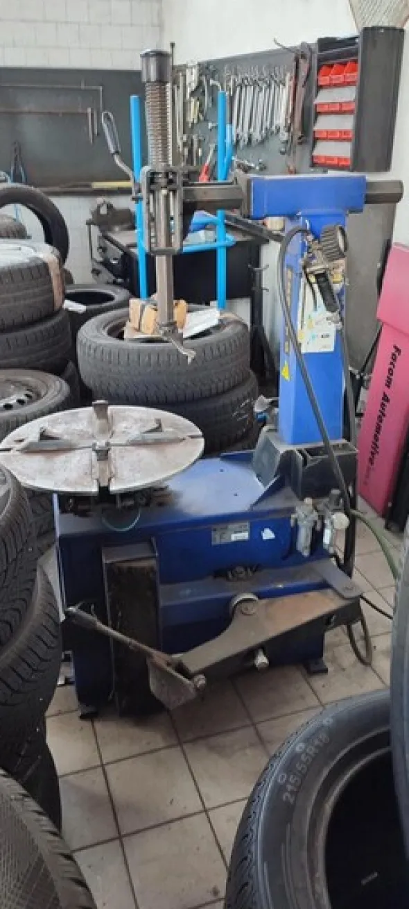 1#8013 Ricambi Volvo e attrezzature da officina