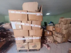 2#8463 Rimanenze di magazzino di tessuti, pellami e altri articoli per calzature