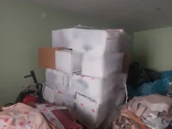 2#8463 Rimanenze di magazzino di tessuti, pellami e altri articoli per calzature