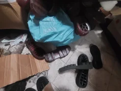 2#8463 Rimanenze di magazzino di tessuti, pellami e altri articoli per calzature