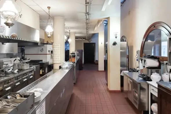 #22578 Ristorante arredato pertinenze e avviamento