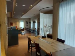 #12866 Ristorante con cantina