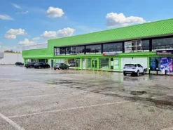 #25035 Ristorante e negozio in complesso commerciale