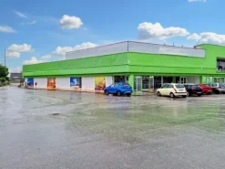 #25035 Ristorante e negozio in complesso commerciale