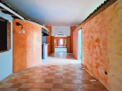#25035 Ristorante e negozio in complesso commerciale