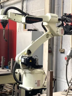 Robot di saldatura KAWASAKI BA006L