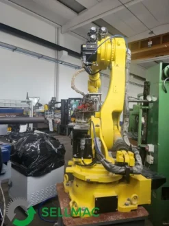 ROBOT MANIPOLATORE CON BRACCIO A VENTOSA