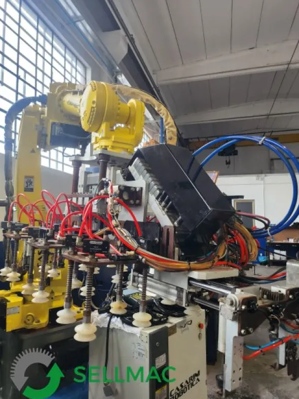 ROBOT MANIPOLATORE CON BRACCIO A VENTOSA